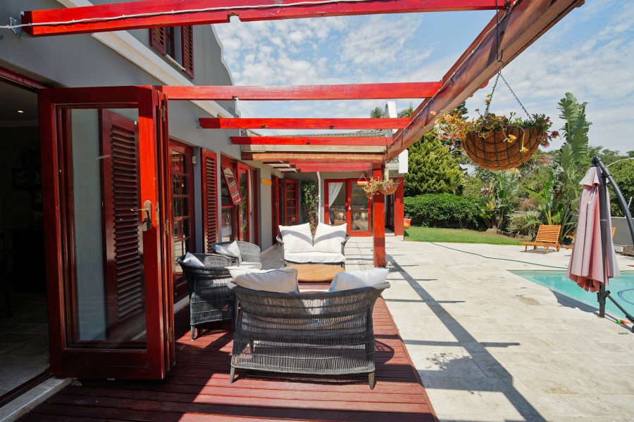 To Let 5 Bedroom Property for Rent in Beacon Bay Eastern Cape